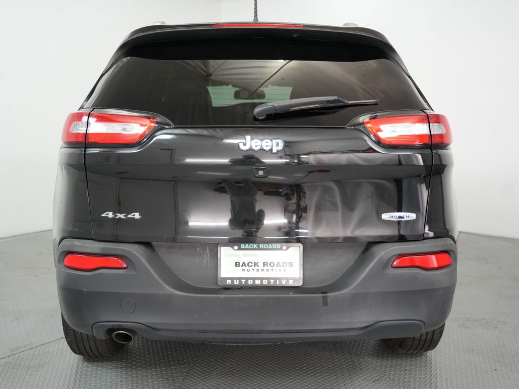 Used 2017 Jeep Cherokee Latitude w/ True North Edition image 8
