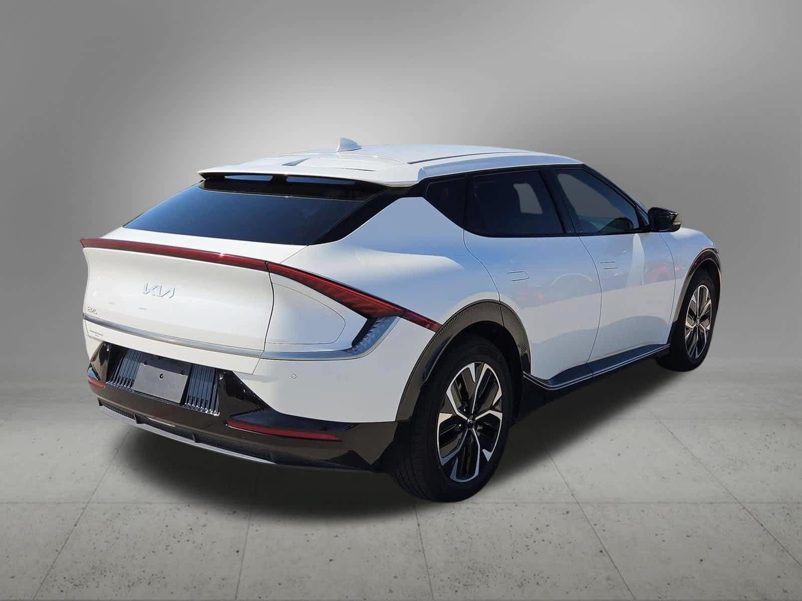 Certified 2022 Kia EV6 Wind RWD image 6