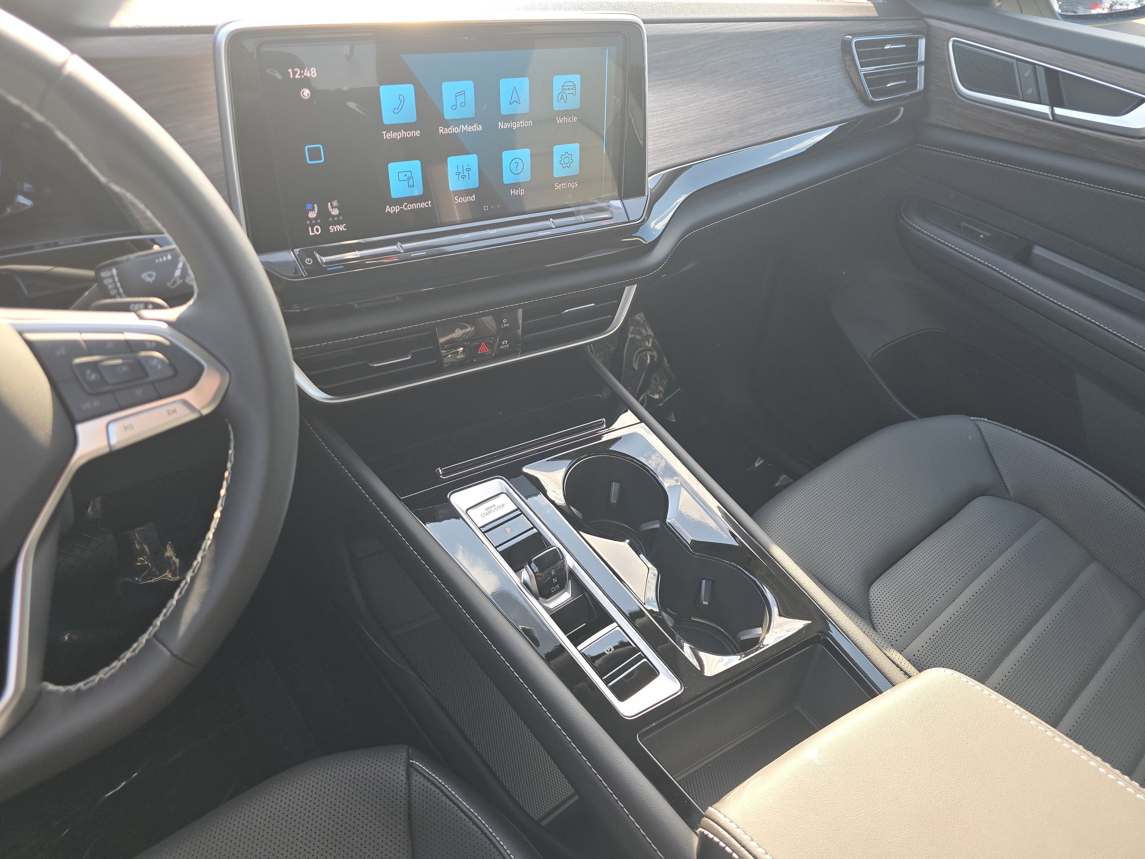 New 2026 Volkswagen Atlas SEL image 24