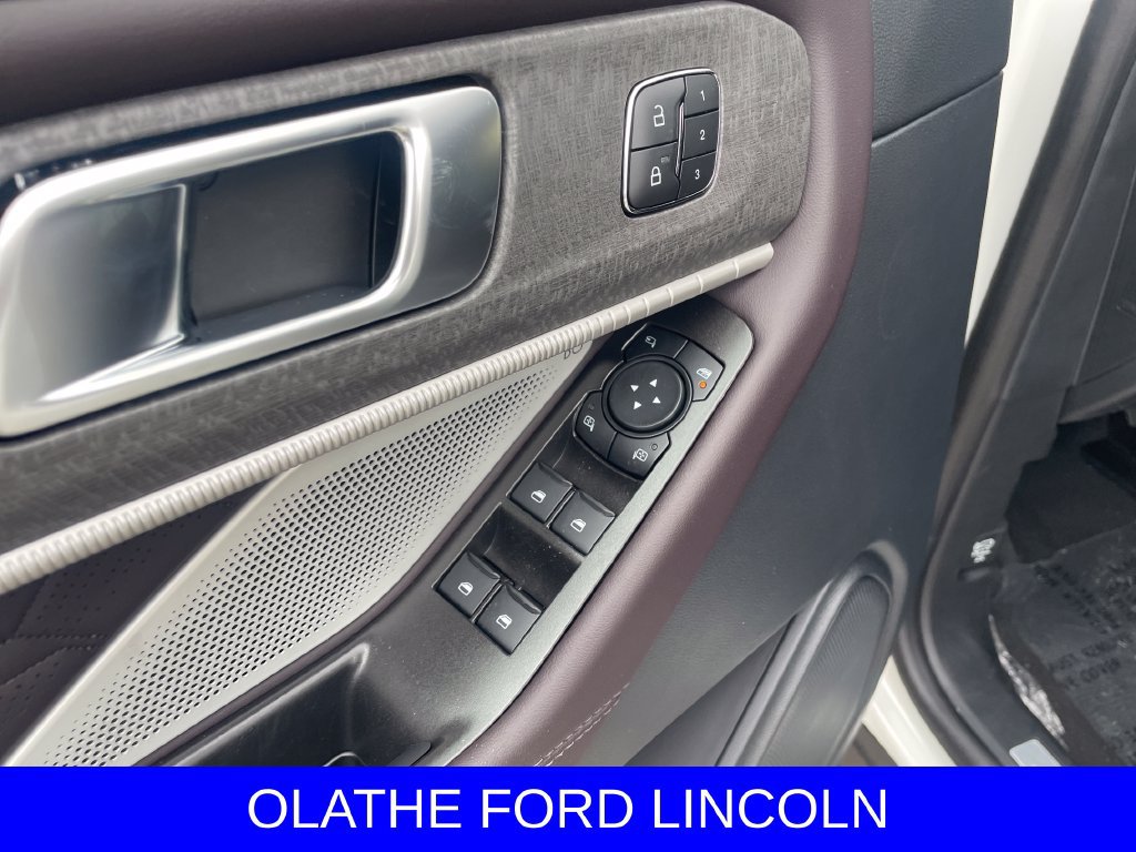New 2027 Ford Explorer Platinum w/ LUX Leather Package AWD/4WD image 11
