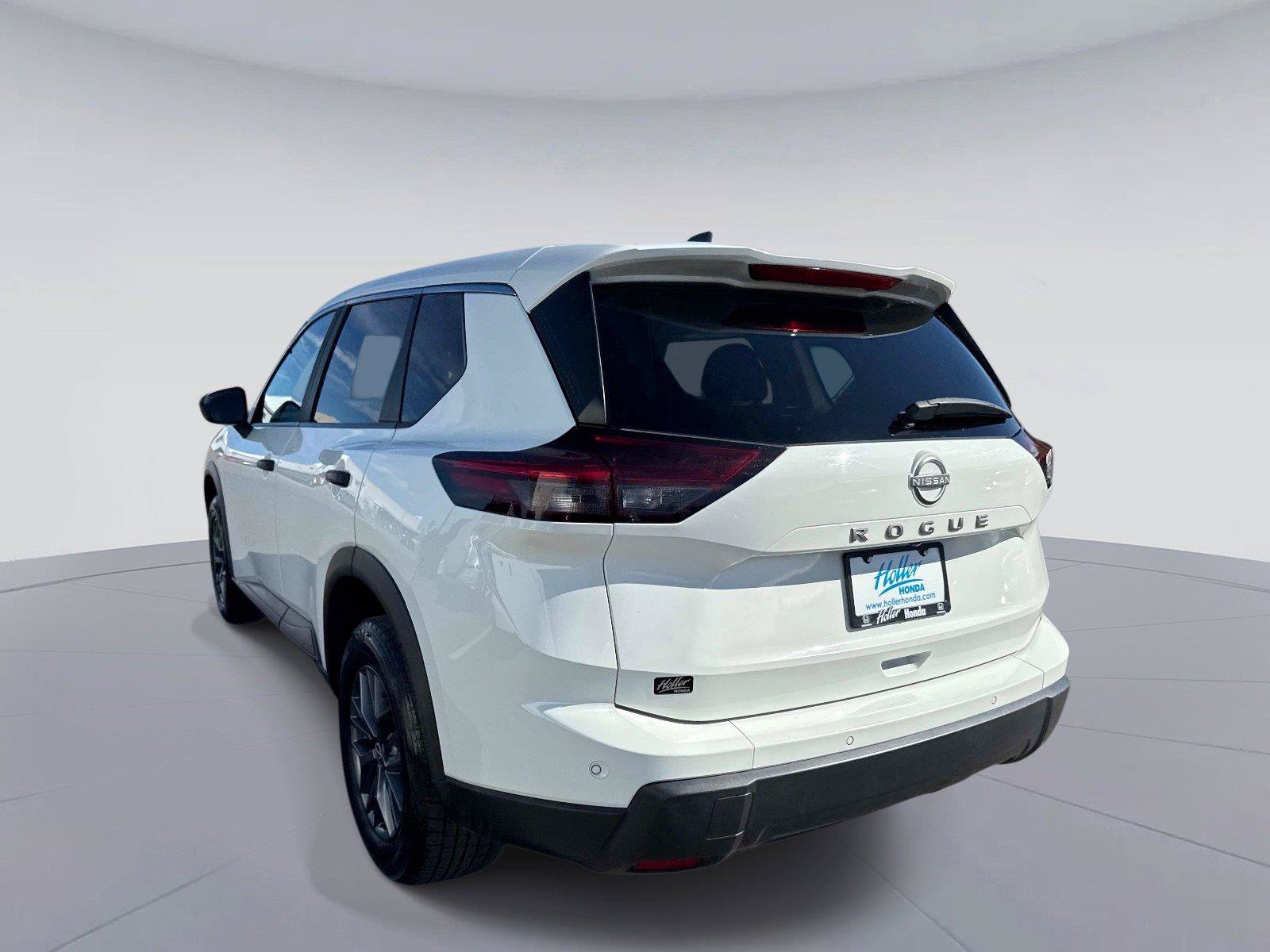 Used 2024 Nissan Rogue S FWD image 6