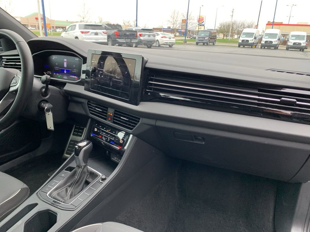 Used 2025 Volkswagen Jetta Sport image 15