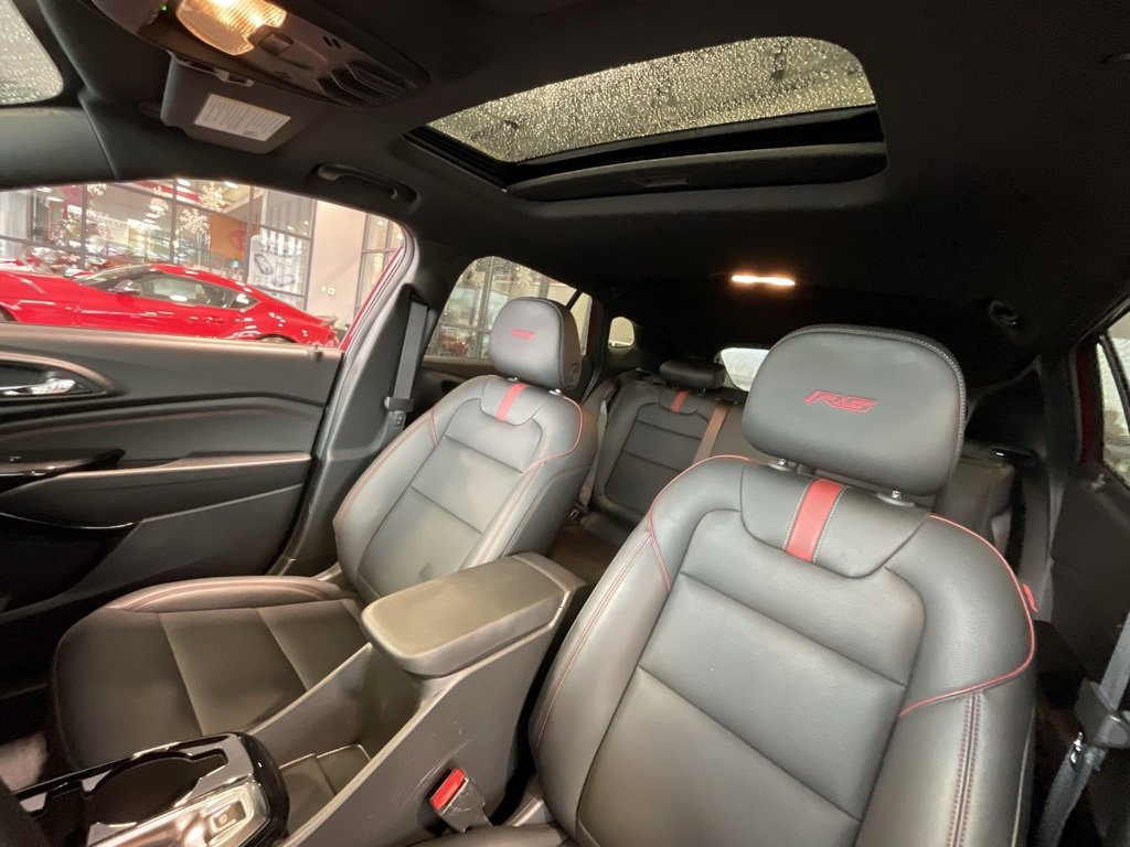 Used 2025 Chevrolet Trax RS w/ Sunroof Package image 10