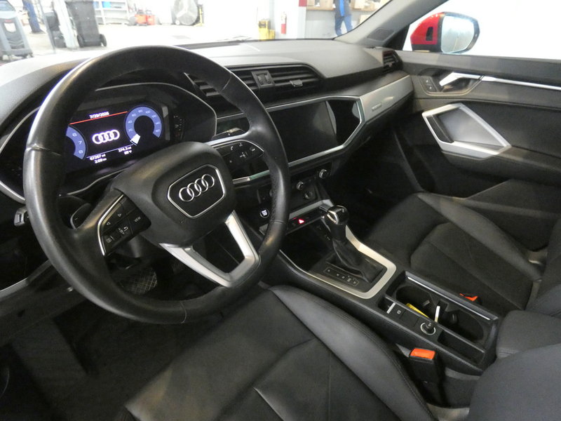 Used 2021 Audi Q3 2.0T Premium w/ Convenience Package AWD/4WD image 8
