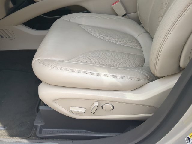 Used 2017 Lincoln MKX Select w/ Select Plus Package FWD image 18
