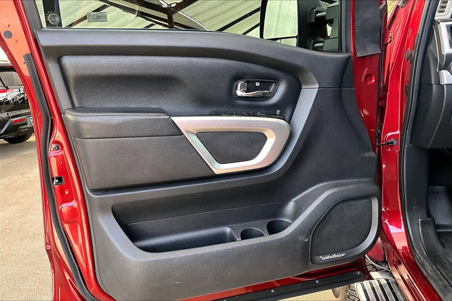 Used 2016 Nissan Titan PRO-4X AWD/4WD image 21
