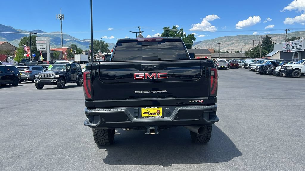 Used 2024 GMC Sierra 2500 AT4 w/ AT4 Premium Plus Package AWD/4WD image 6