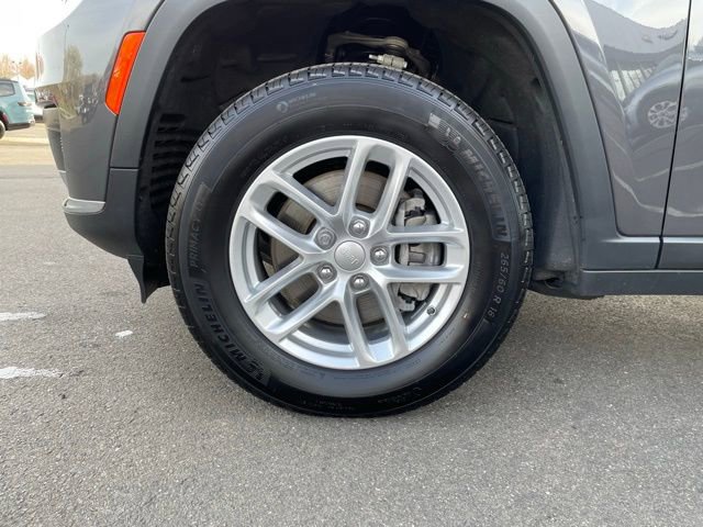 Used 2025 Jeep Grand Cherokee L Laredo image 33