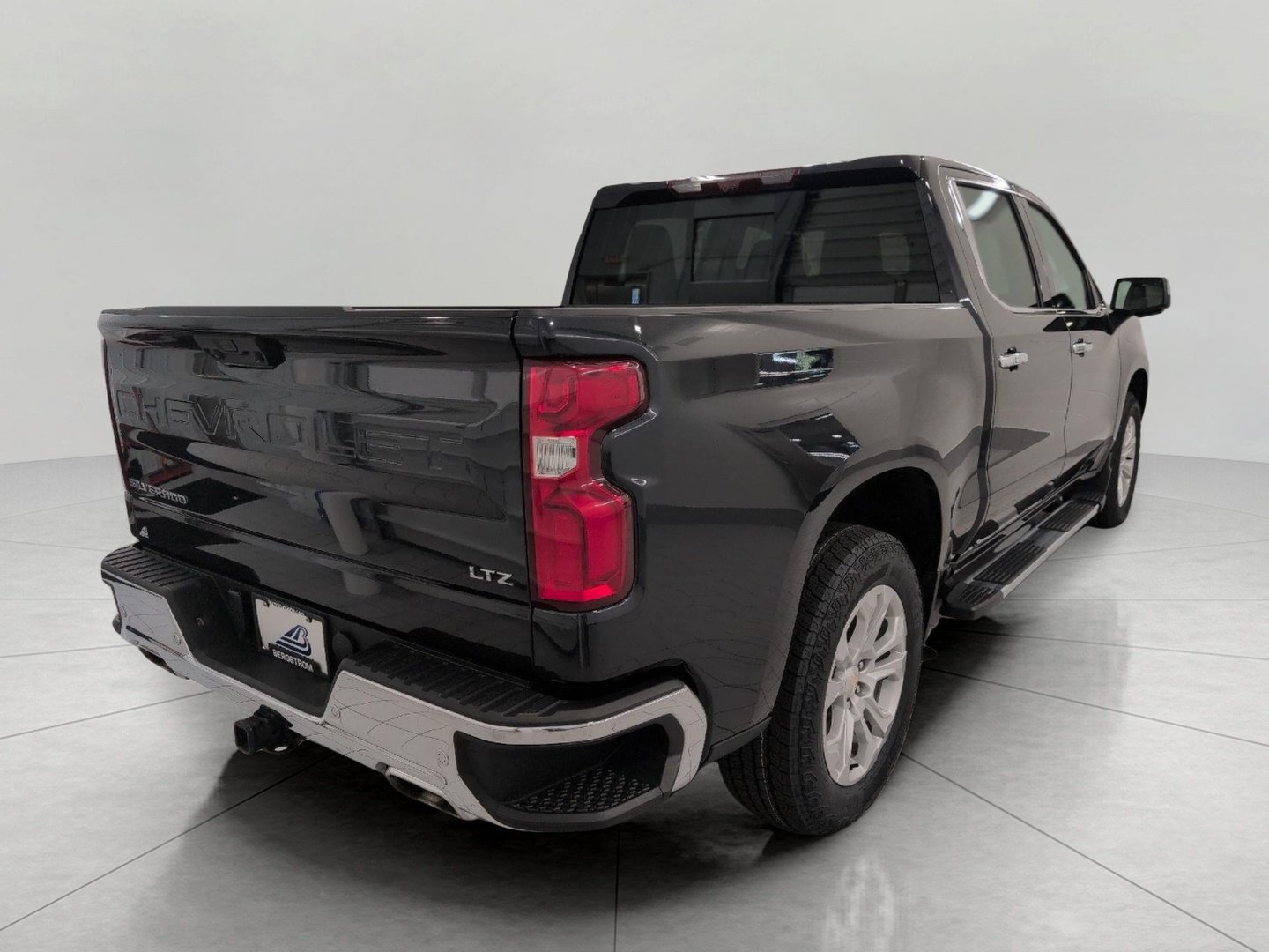 Certified 2024 Chevrolet Silverado 1500 LTZ w/ Technology Package AWD/4WD image 19