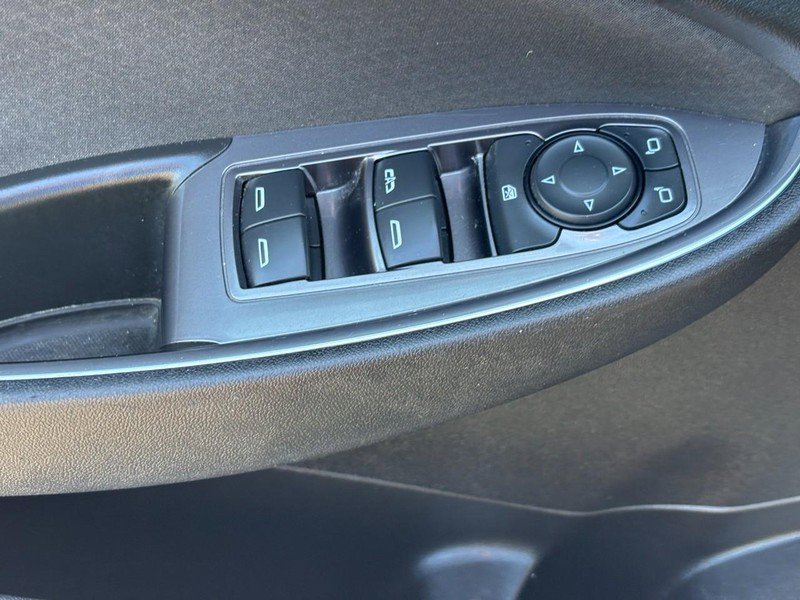 Used 2017 Chevrolet Malibu LT FWD image 16