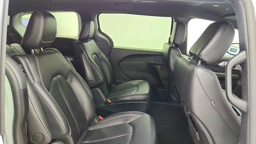 Used 2024 Chrysler Pacifica Limited FWD image 25