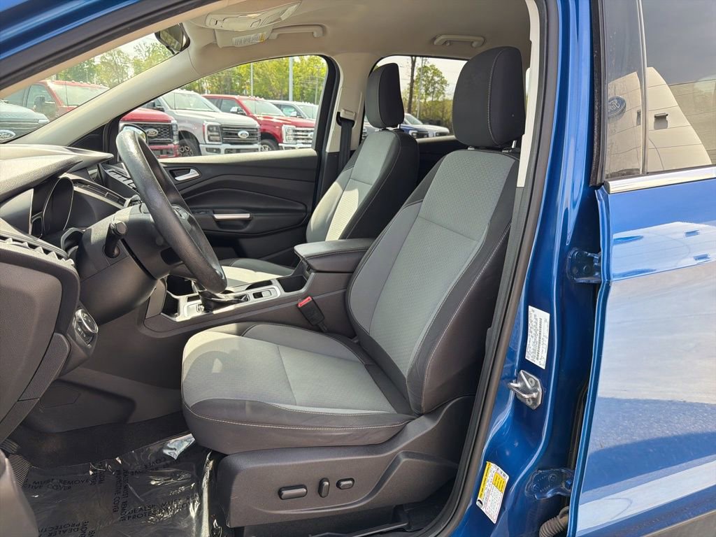 Used 2019 Ford Escape SE image 9