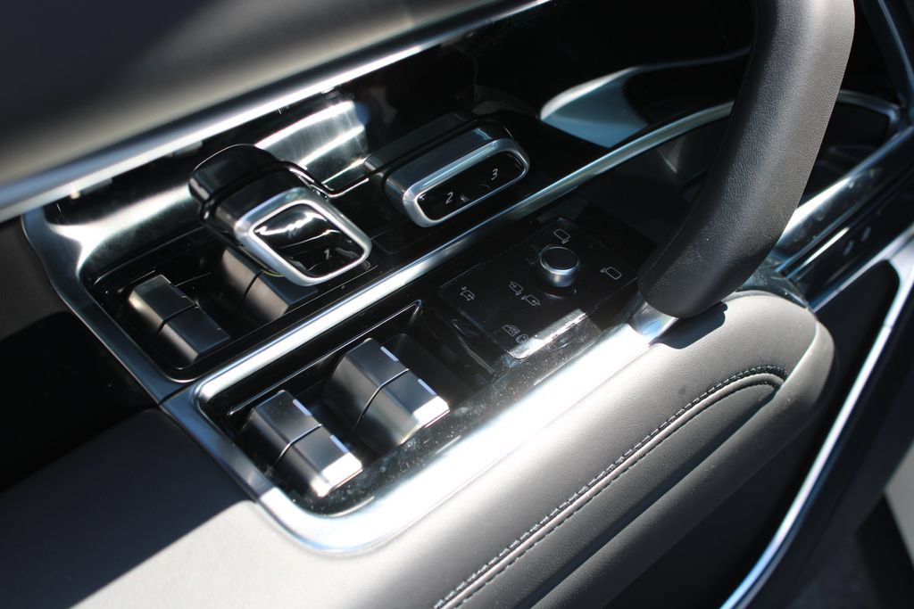 New 2026 Land Rover Range Rover SE AWD/4WD image 16