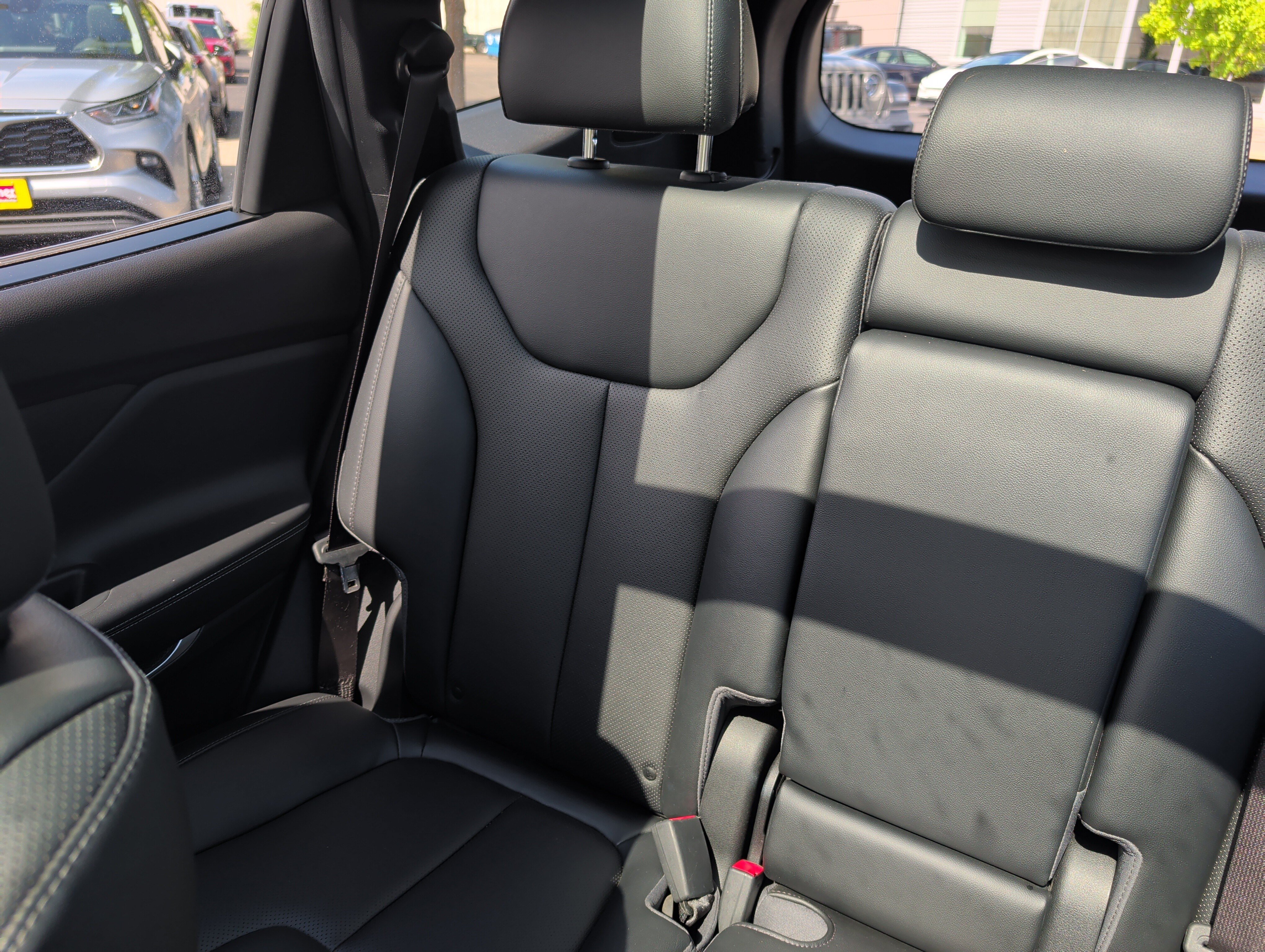 Used 2023 Hyundai Santa Fe SEL w/ Premium Package AWD/4WD image 12