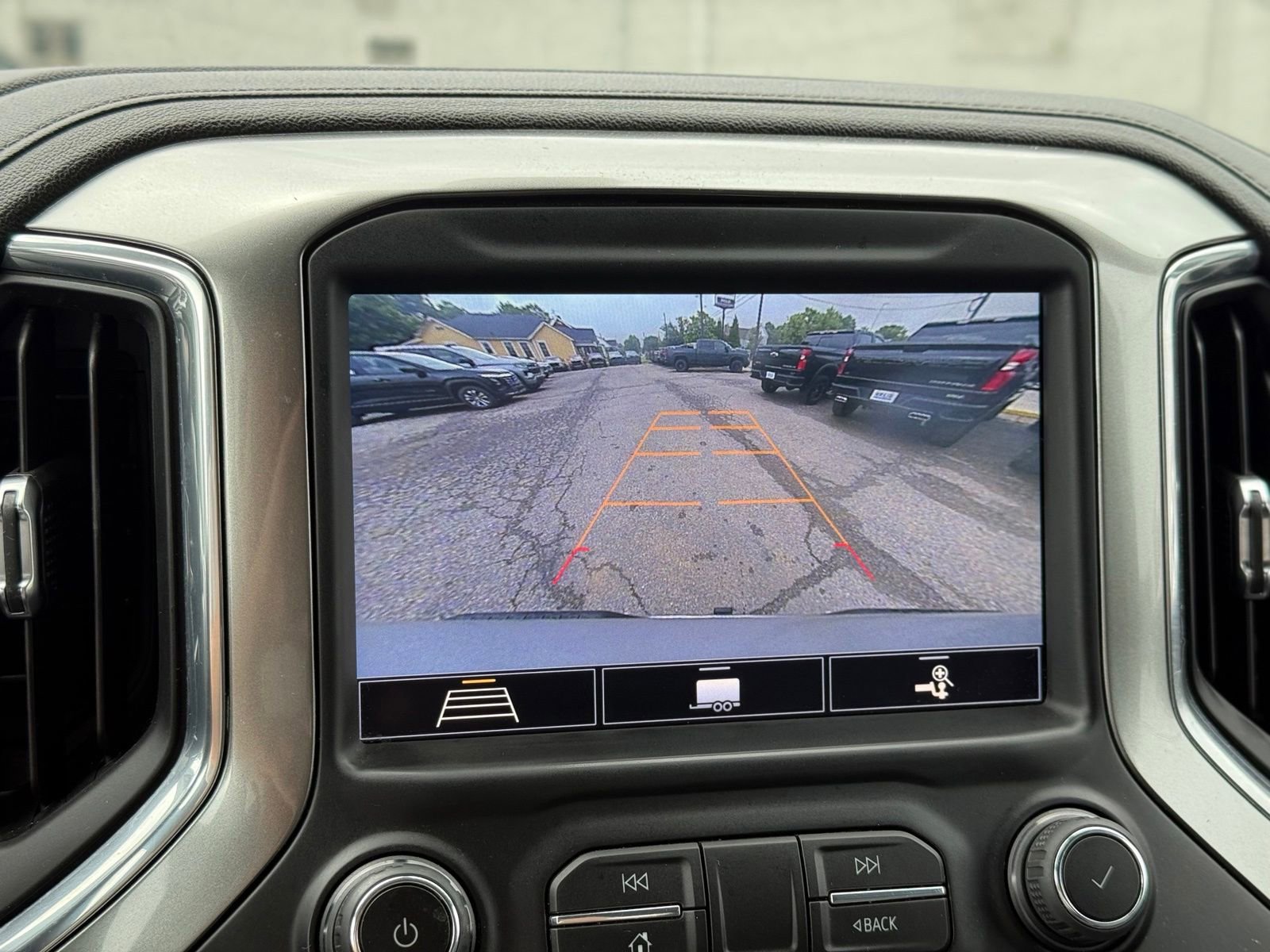 Used 2020 Chevrolet Silverado 1500 LTZ w/ LTZ Plus Package AWD/4WD image 32