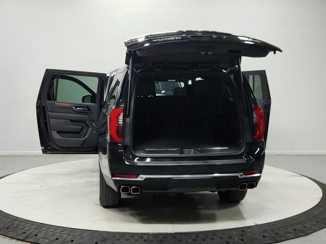 Used 2025 GMC Yukon XL Denali AWD/4WD image 15
