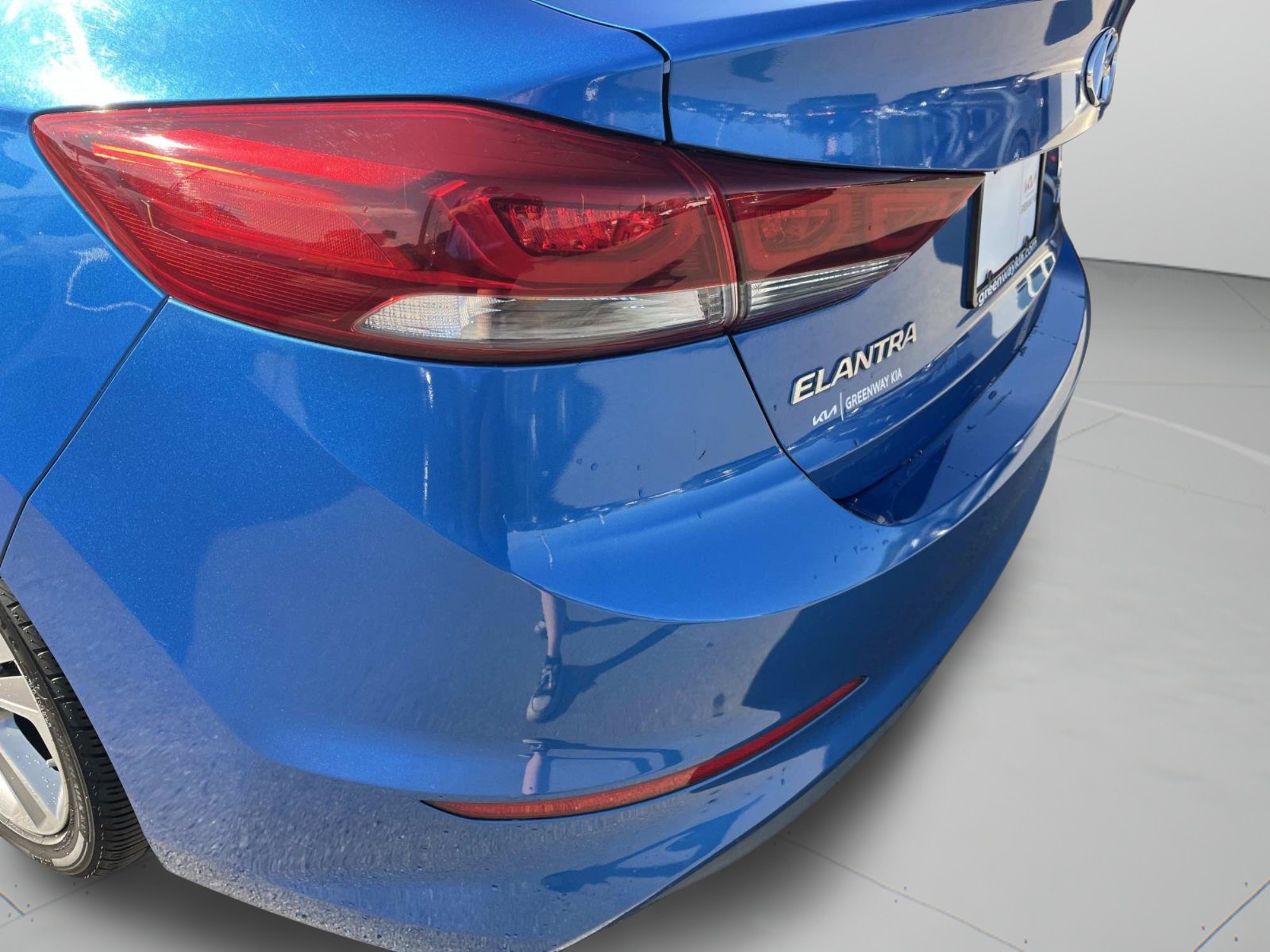 Used 2017 Hyundai Elantra Limited w/ Limited Tech Package 08 FWD image 36