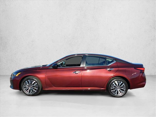 Used 2025 Nissan Altima 2.5 SV FWD image 15