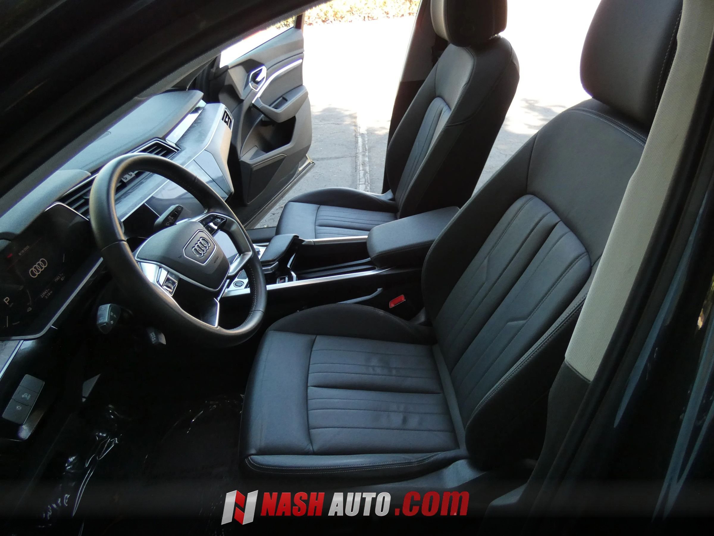 Used 2021 Audi e-tron Premium w/ Convenience Plus Package AWD/4WD image 48