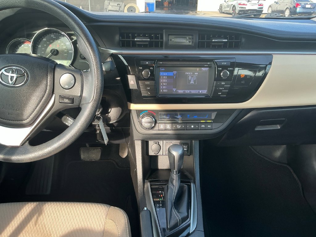 Used 2014 Toyota Corolla LE FWD image 20