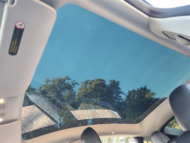 Used 2022 Tesla Model Y Long Range image 15