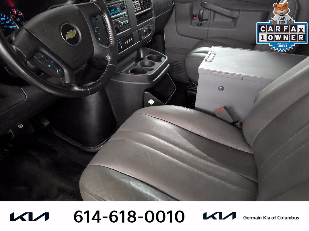 Used 2020 Chevrolet Express 3500 w/ Driver Convenience Package RWD image 17