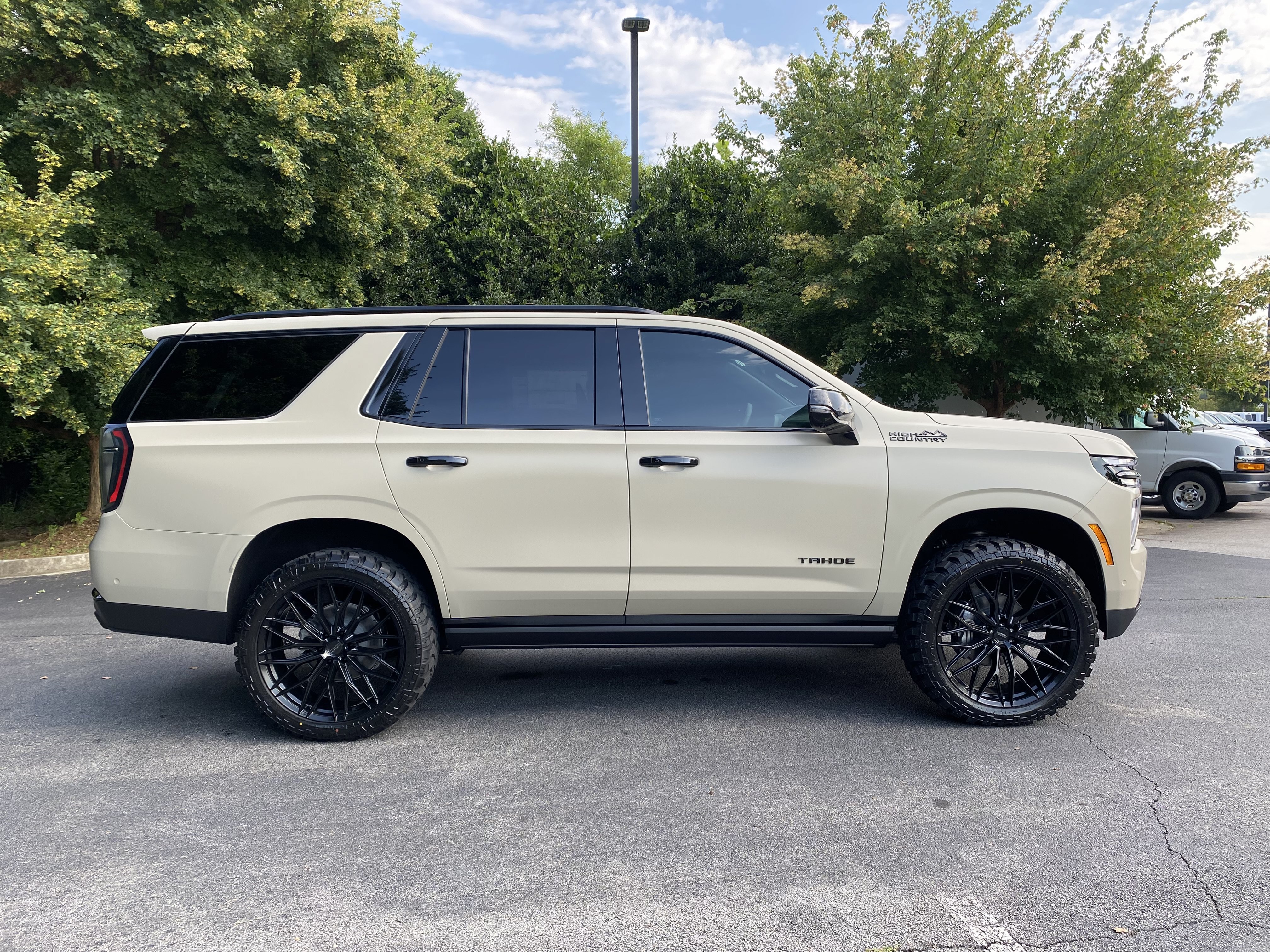New 2026 Chevrolet Tahoe High Country AWD/4WD image 10