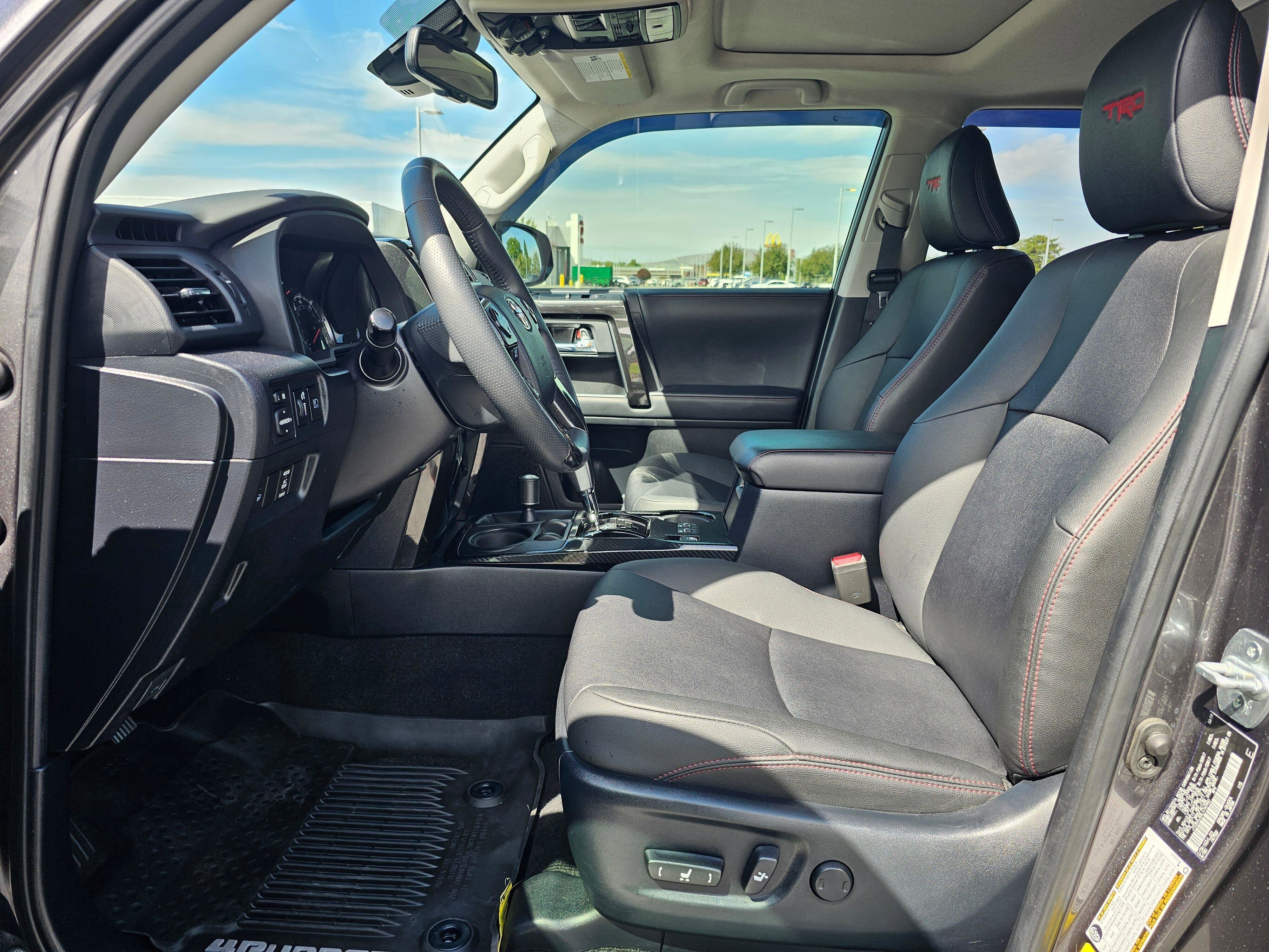 Used 2020 Toyota 4Runner Venture w/ Moonroof Package AWD/4WD image 19