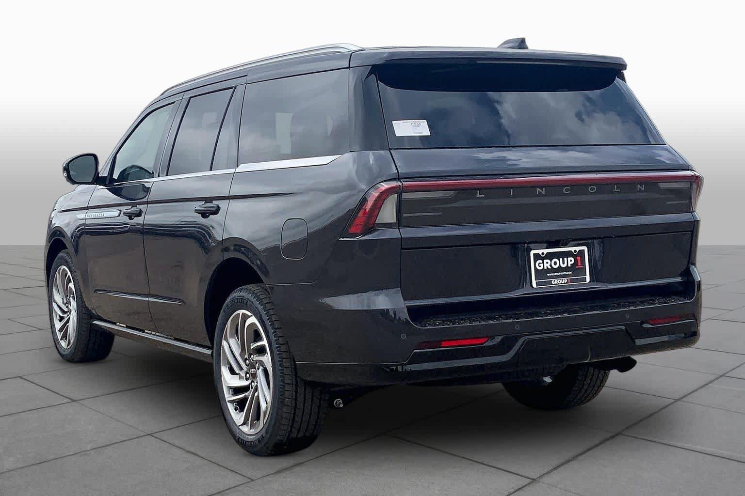 New 2026 Lincoln Navigator Reserve AWD/4WD image 12