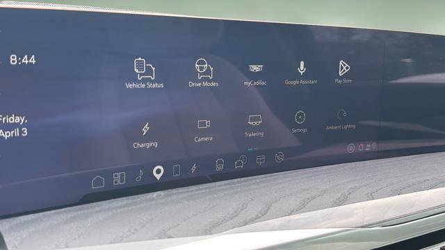 Used 2026 Cadillac Escalade IQL Sport 1 w/ LPO, Floor Liner Package AWD/4WD image 39