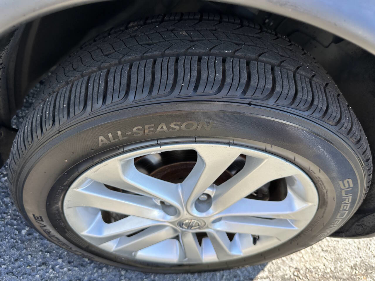 Used 2015 Nissan Juke S image 24