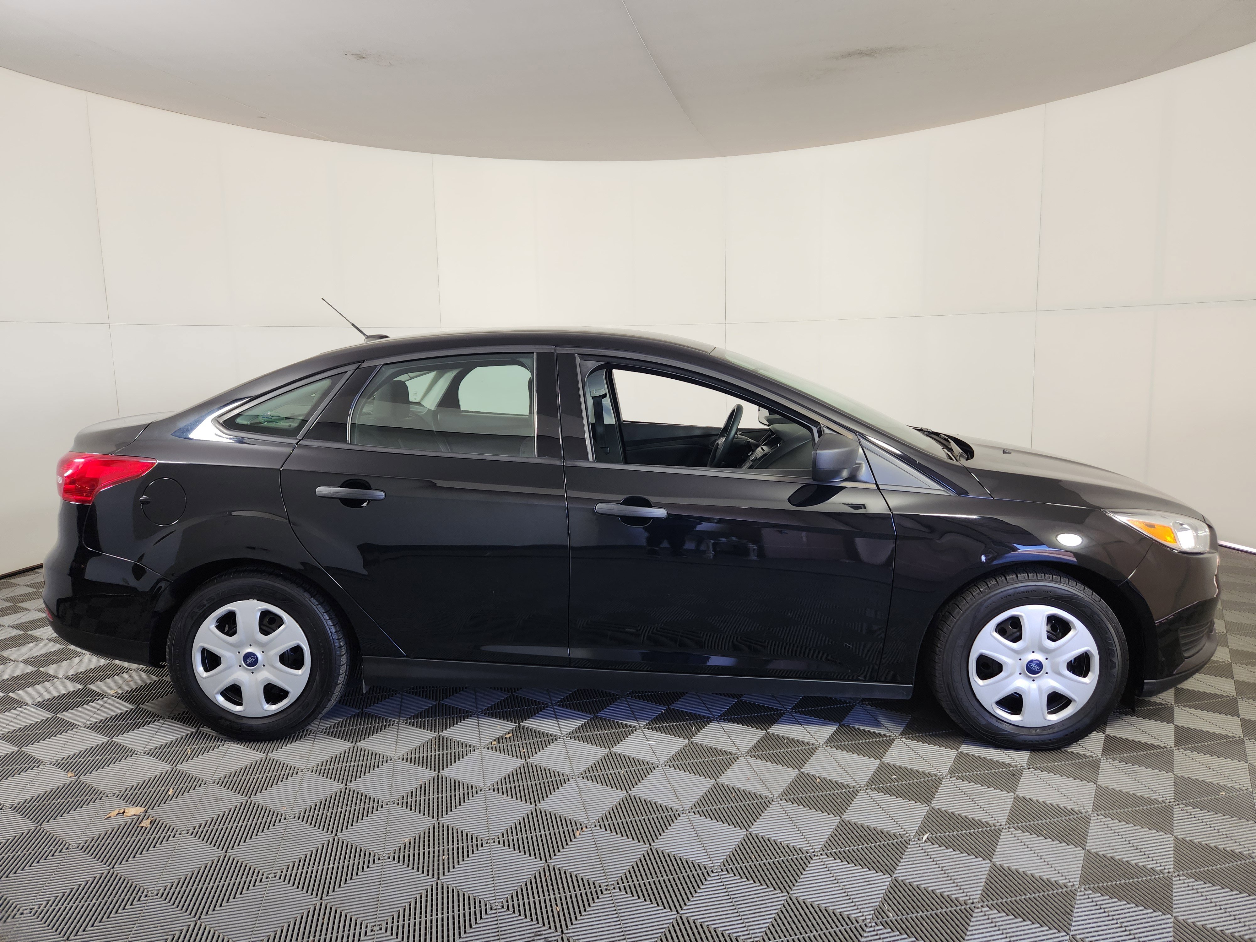 Certified 2017 Ford Focus S image 8