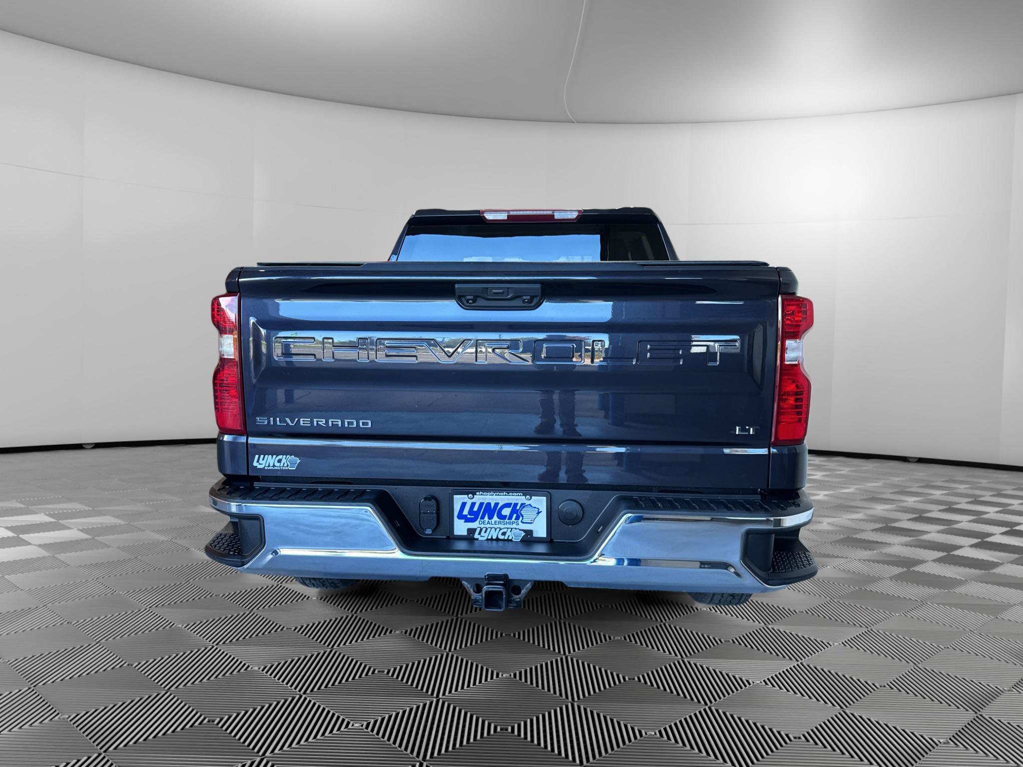 Used 2023 Chevrolet Silverado 1500 LT AWD/4WD image 4