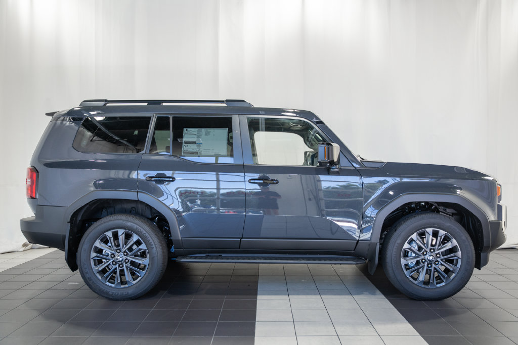 New 2027 Toyota Land Cruiser w/ Premium Package AWD/4WD image 3