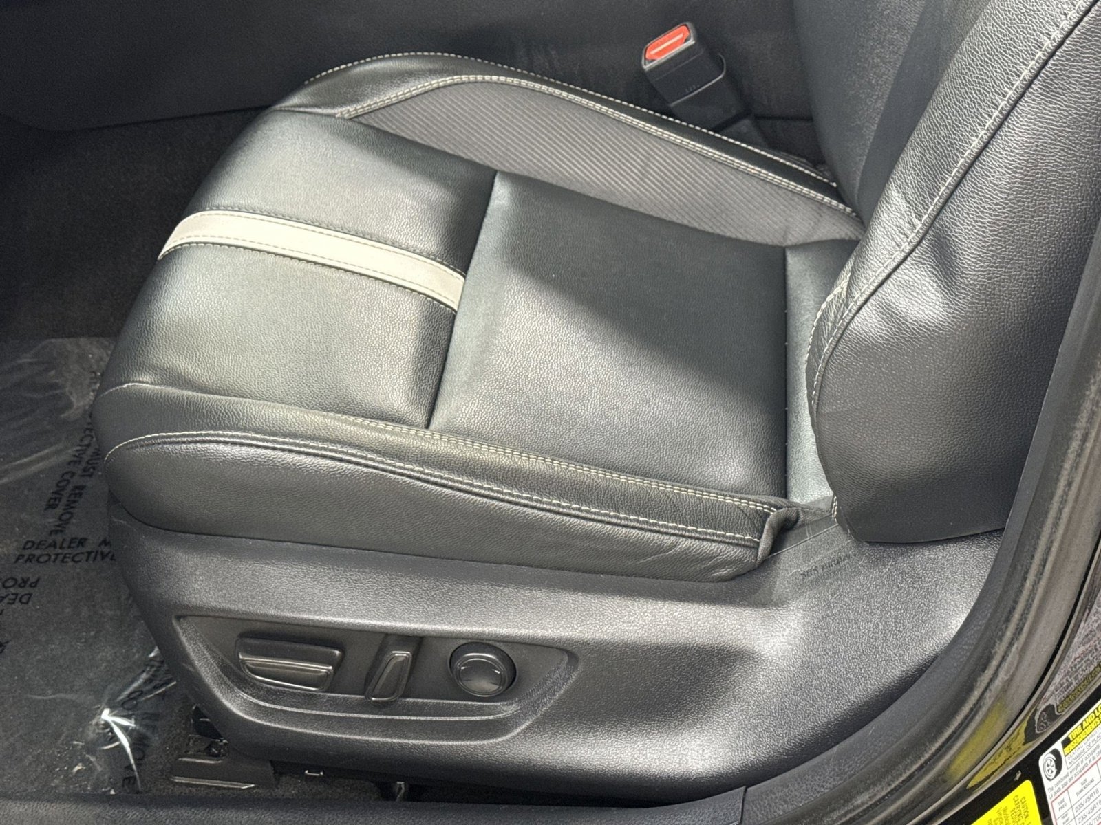 Used 2025 Toyota Camry SE w/ Convenience Package image 17