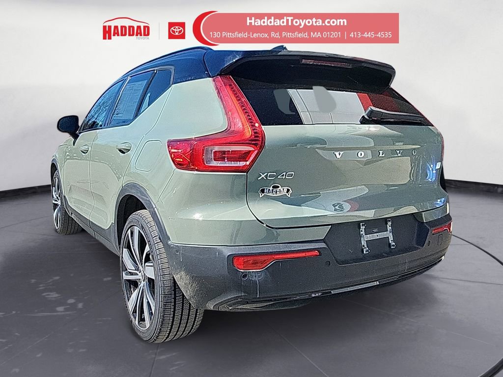 Used 2022 Volvo XC40 P8 Recharge Plus image 3
