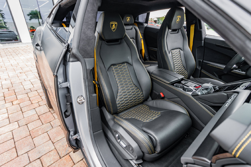 Used 2023 Lamborghini Urus S AWD/4WD image 31