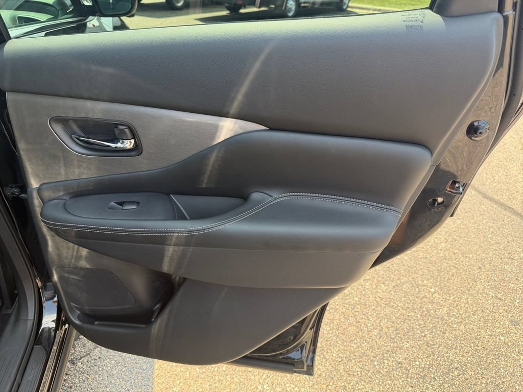 Used 2024 Nissan Murano SV AWD/4WD image 22