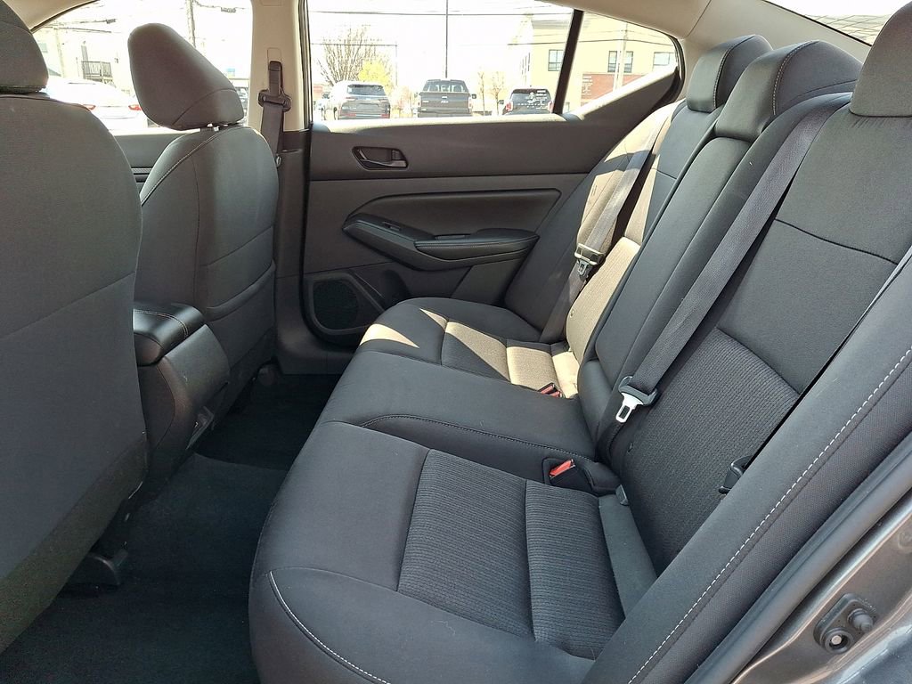 Used 2024 Nissan Altima 2.5 SV image 10