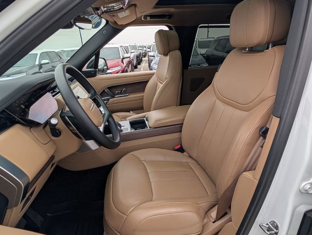 Used 2025 Land Rover Range Rover Long Wheelbase SE image 5