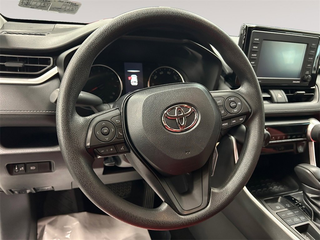 Used 2021 Toyota RAV4 LE image 12