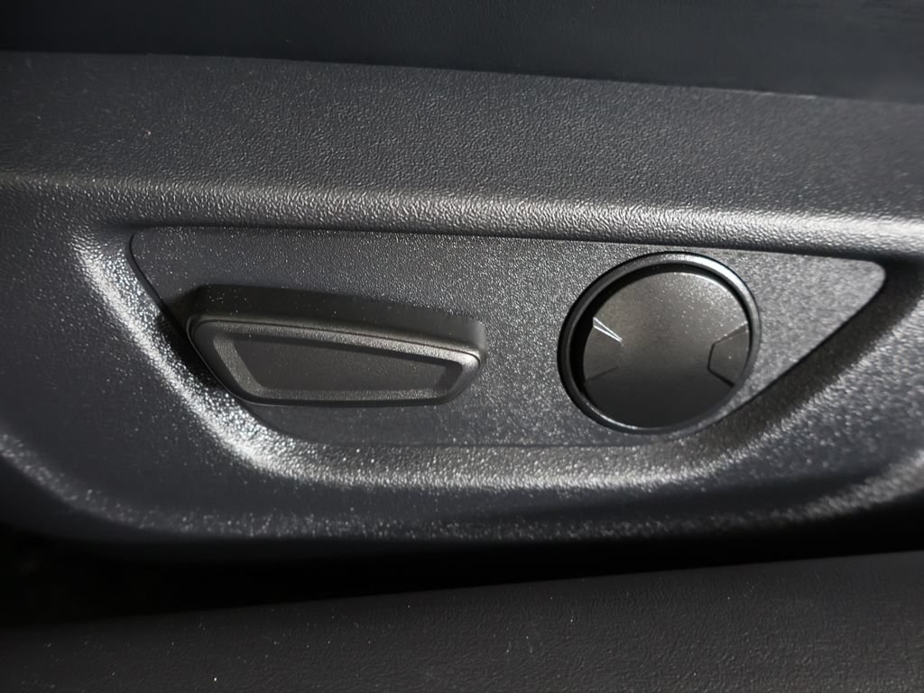 Used 2025 Ford Mustang GT Premium RWD image 32