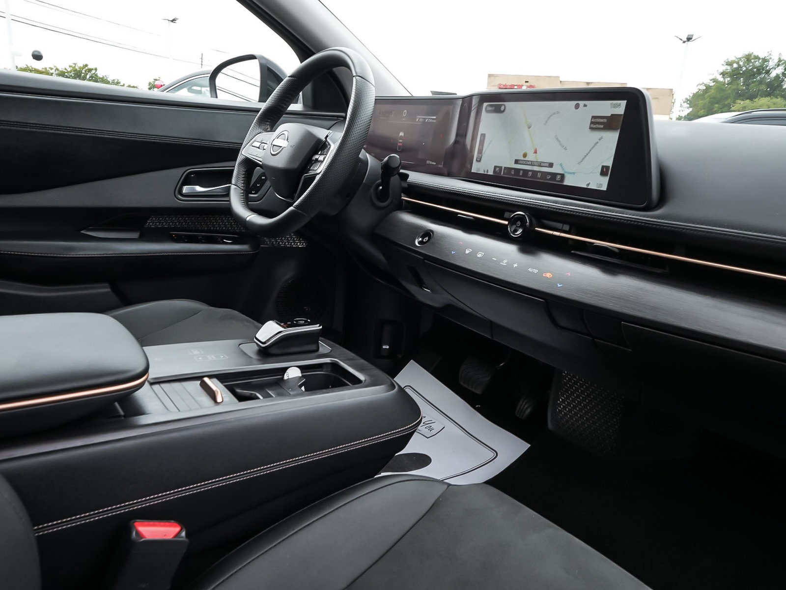 Used 2025 Nissan Ariya AWD image 41
