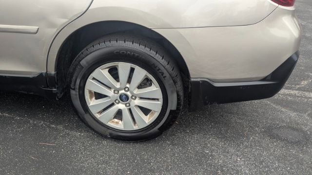 Used 2018 Subaru Outback 2.5i Premium image 10