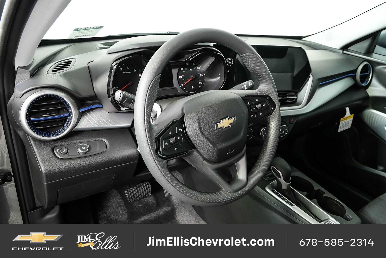 New 2026 Chevrolet Trax LS w/ LS Convenience Package FWD image 4