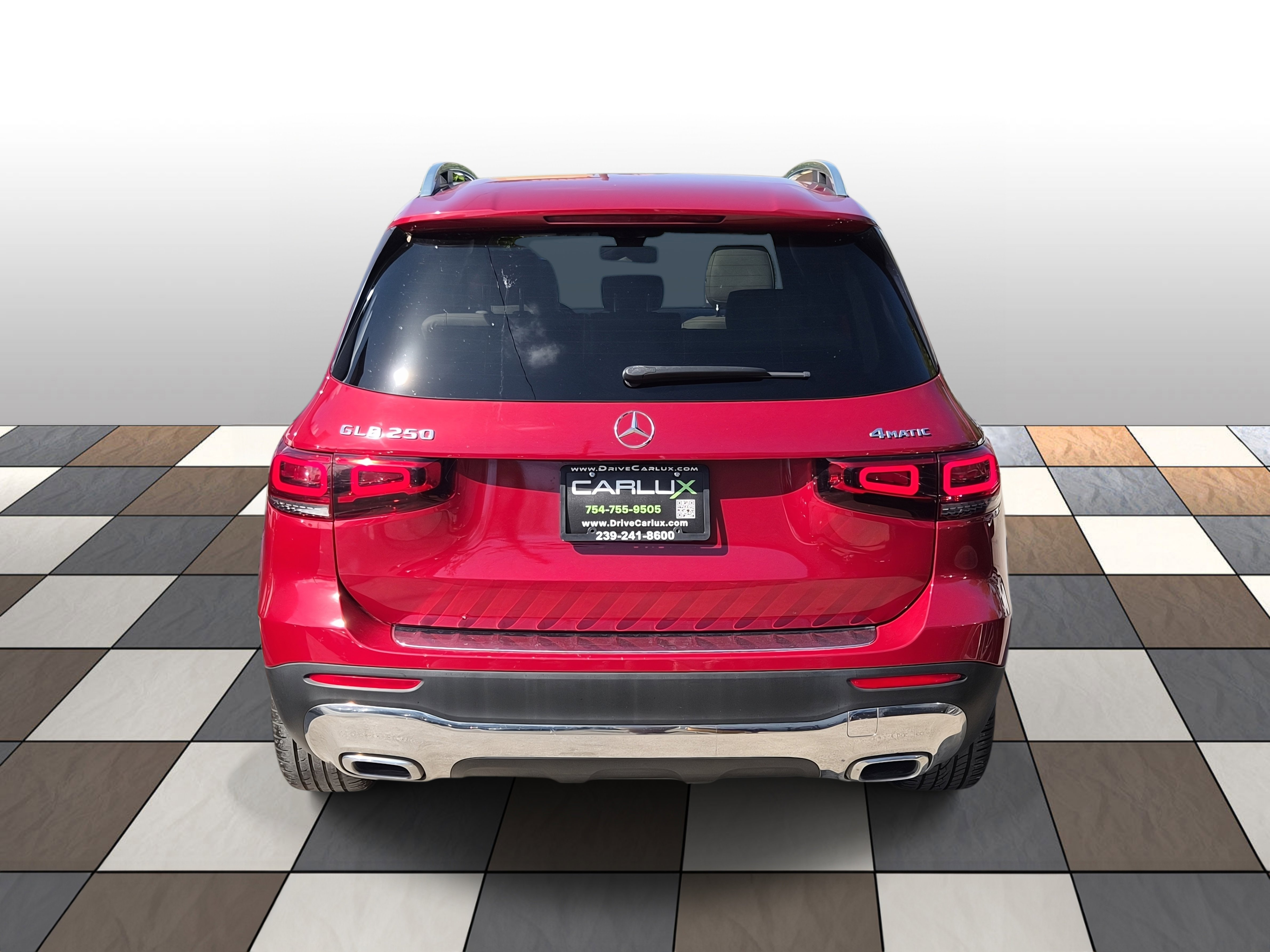 Used 2021 Mercedes-Benz GLB 250 4MATIC w/ Premium Package image 5