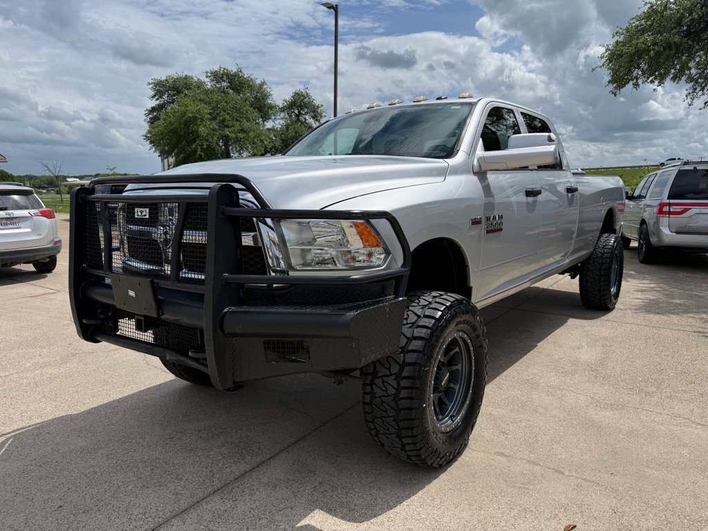 Used 2018 RAM 2500 Tradesman w/ Chrome Appearance Group AWD/4WD image 3