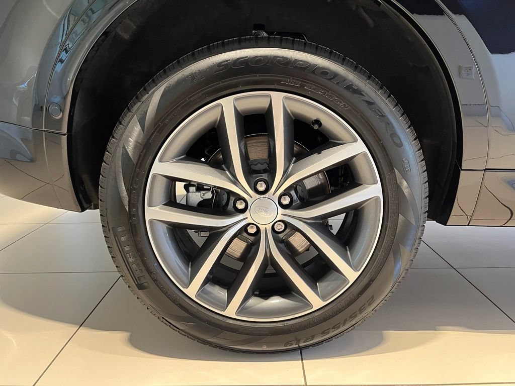 Used 2026 Land Rover Discovery Sport Landmark AWD/4WD image 13