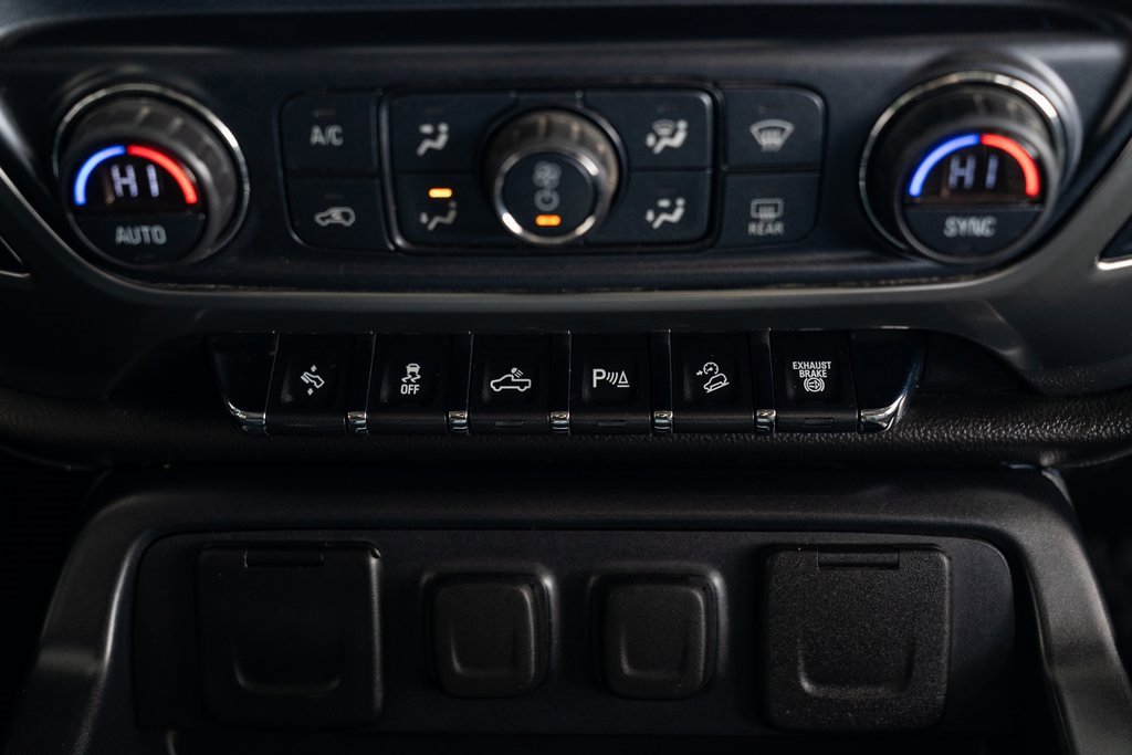 Used 2018 Chevrolet Silverado 2500 LTZ image 17