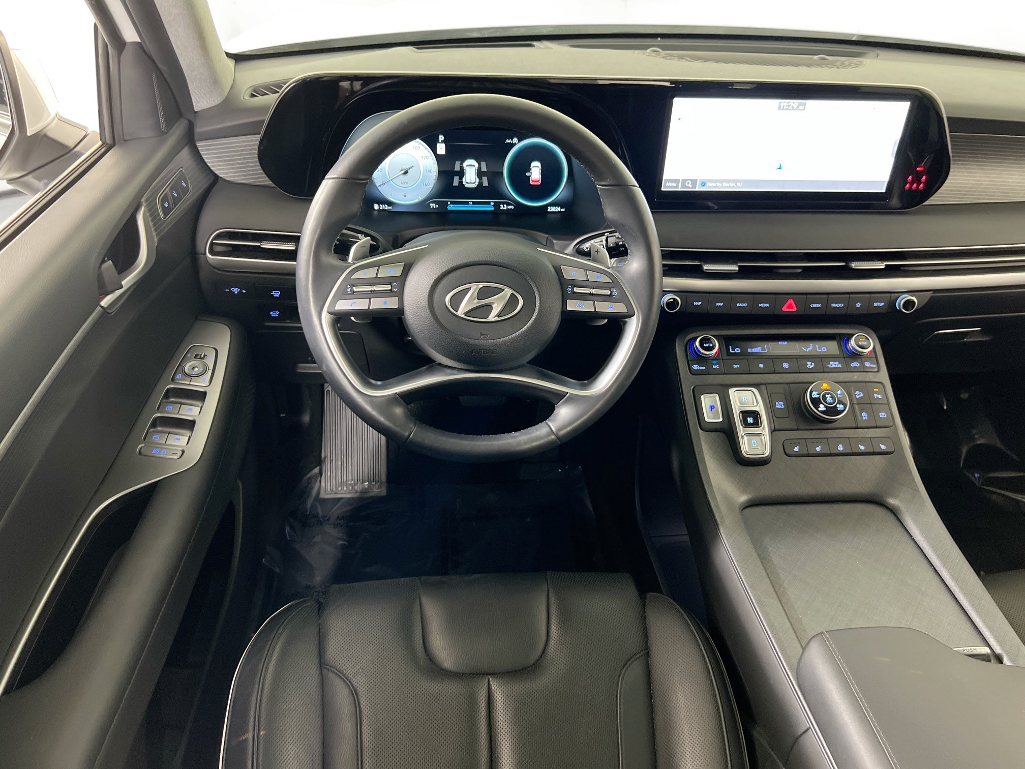 Used 2023 Hyundai Palisade Limited w/ Winter Package AWD/4WD image 24